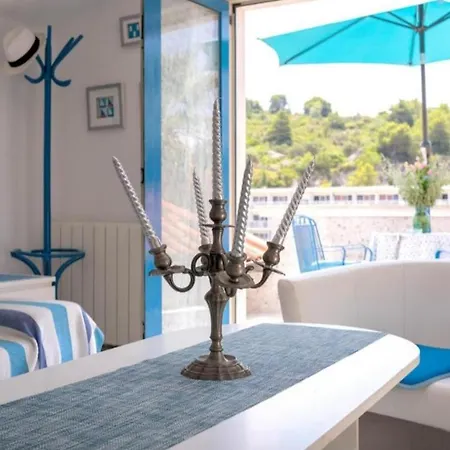 Seafront Villa Domus Marini Apartments